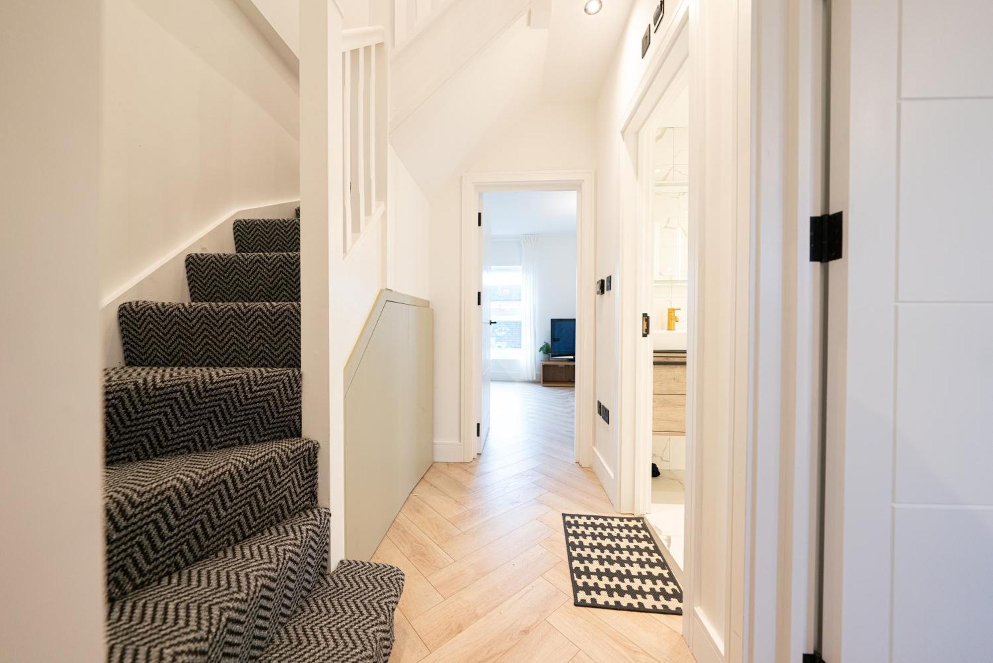 The Battersea Place - Charming 4Bdr Flat London Bagian luar foto